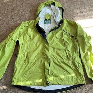 L.L. Bean Women’s Green Rain Jacket Wind Breaker